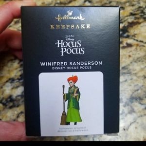 Hocus pocus hallmark ornament Winifred Sanderson 2021